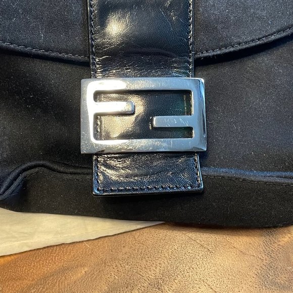 SOLD ♥Authentic Vintage Fendi Shoulderbag - Picture 13 of 15